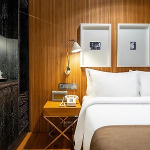 Kleine Kamer met een King Size Bed
